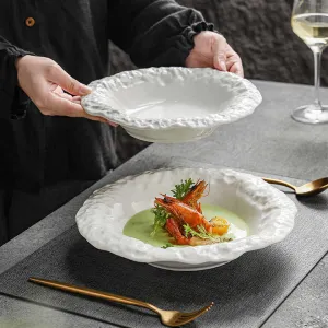 طبق حساء فاخر A luxurious plate of soup