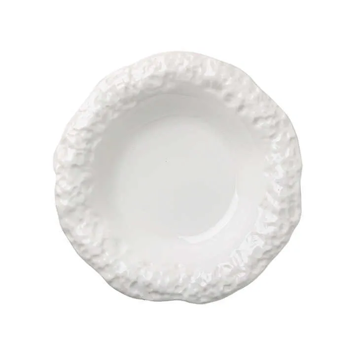 طبق حساء فاخر A luxurious plate of soup