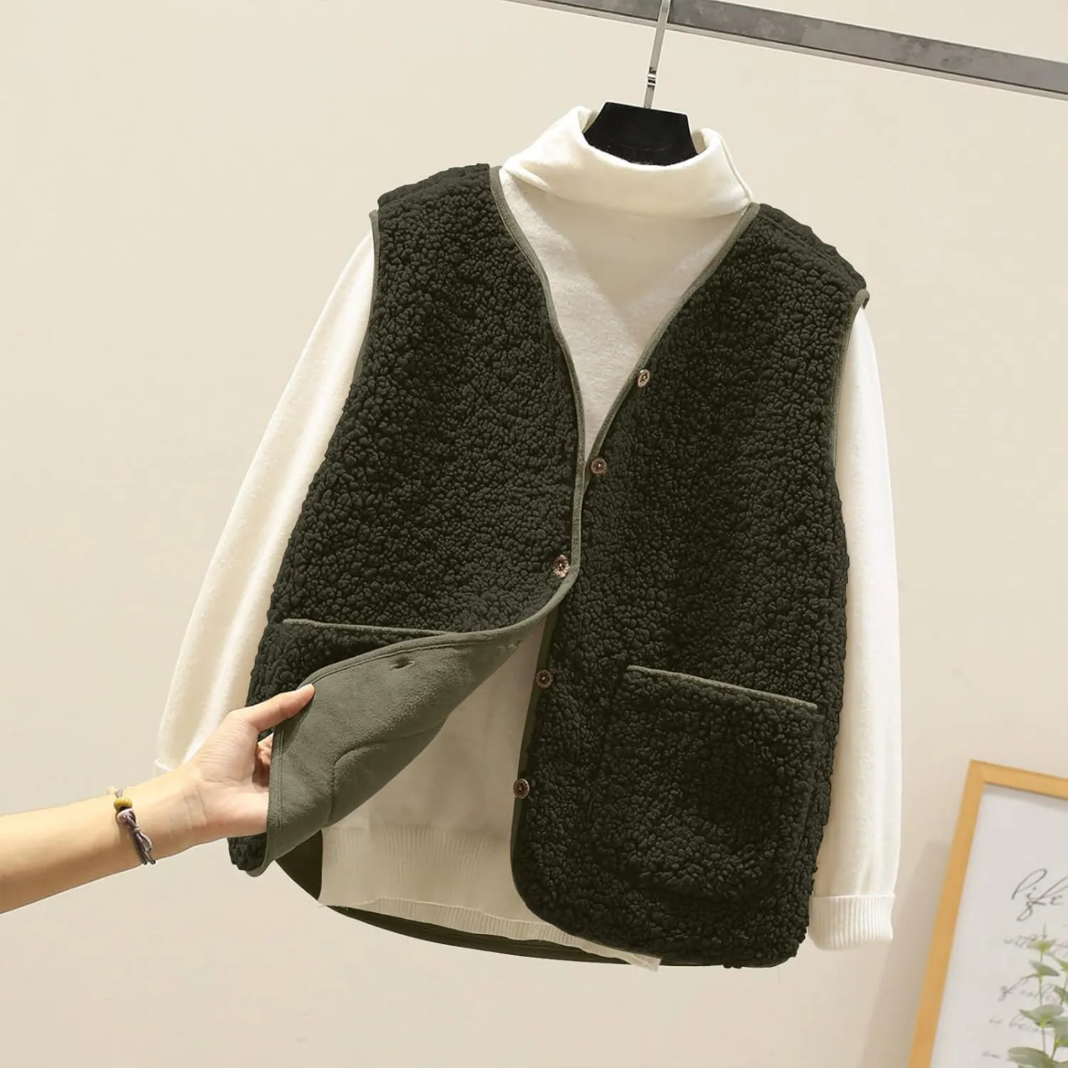 2025 Fleece Vest for Women Faux Shearling Crop Vests Kawaii Teddy Coats Winter Sleeveless Fleece Jacket with Pockets