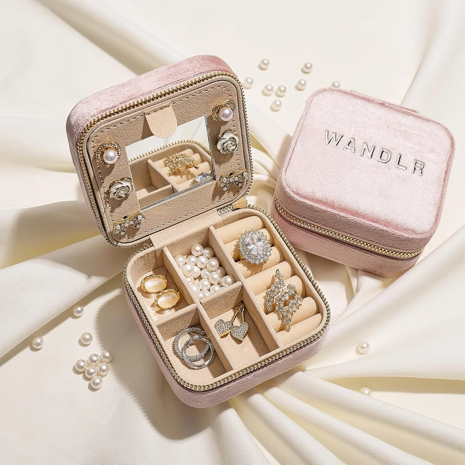 BJZLWJ Jewelry Box, Custom Bridesmaid Gift with Name, Personalized Graduation Gift, Travel Jewelry Case as Bachelorette Party Favors for Women Girls- Velvet Travel Jewelry Organizer