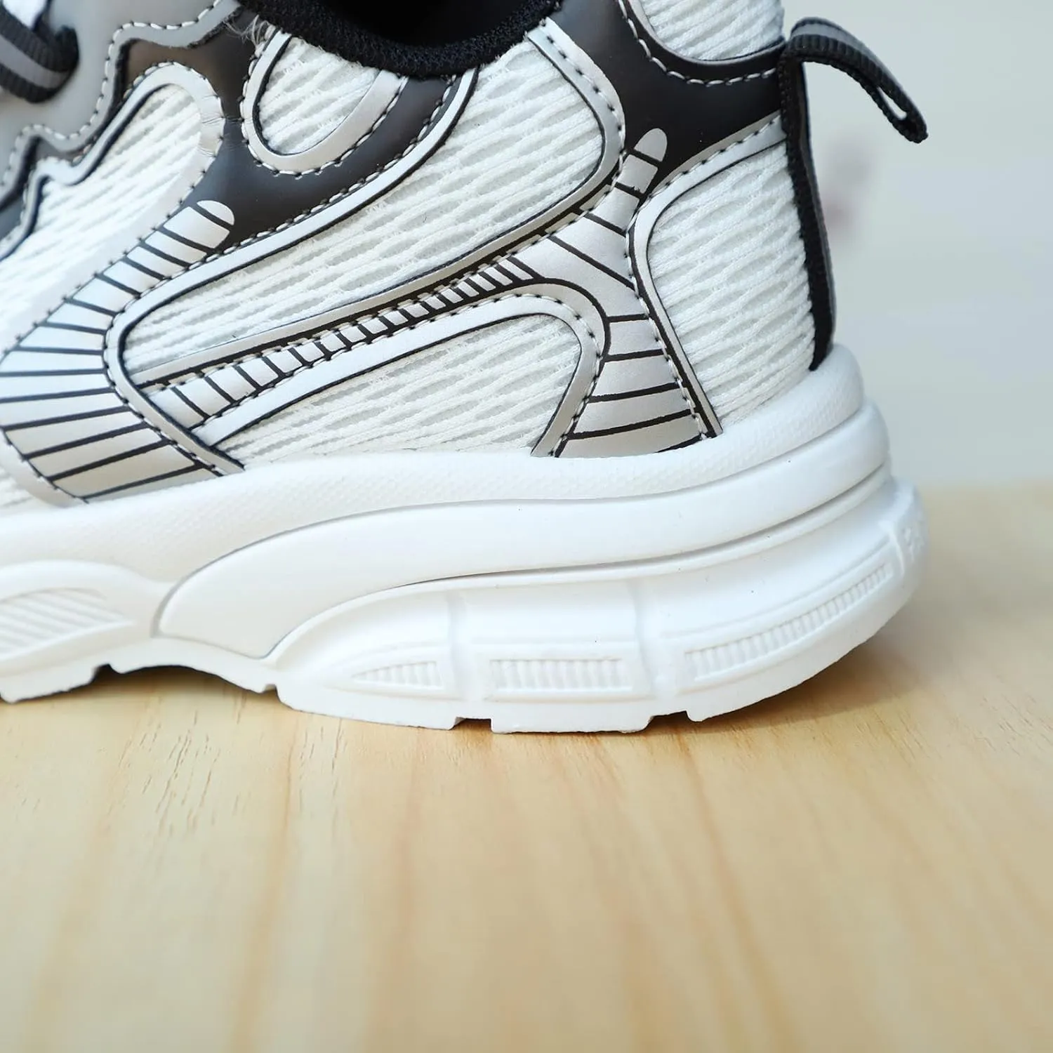Boys Girls Shoes Kids Tennis Running Athletic Sport Sneakers Breathable Non Slip Mesh Comfortable Girls Dress Shoes