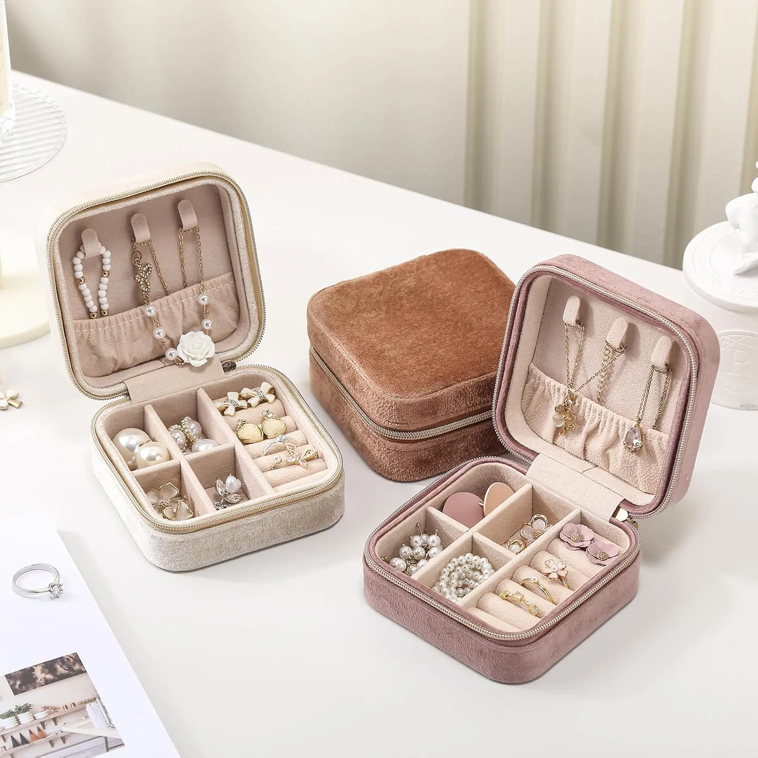 CASEGRACE Travel Jewelry Case, Plush Velvet Jewelry Box Small Jewelry Travel Organizer Display Rings Necklace Bracelet Earrings Storage Case for Women Girls, Pink