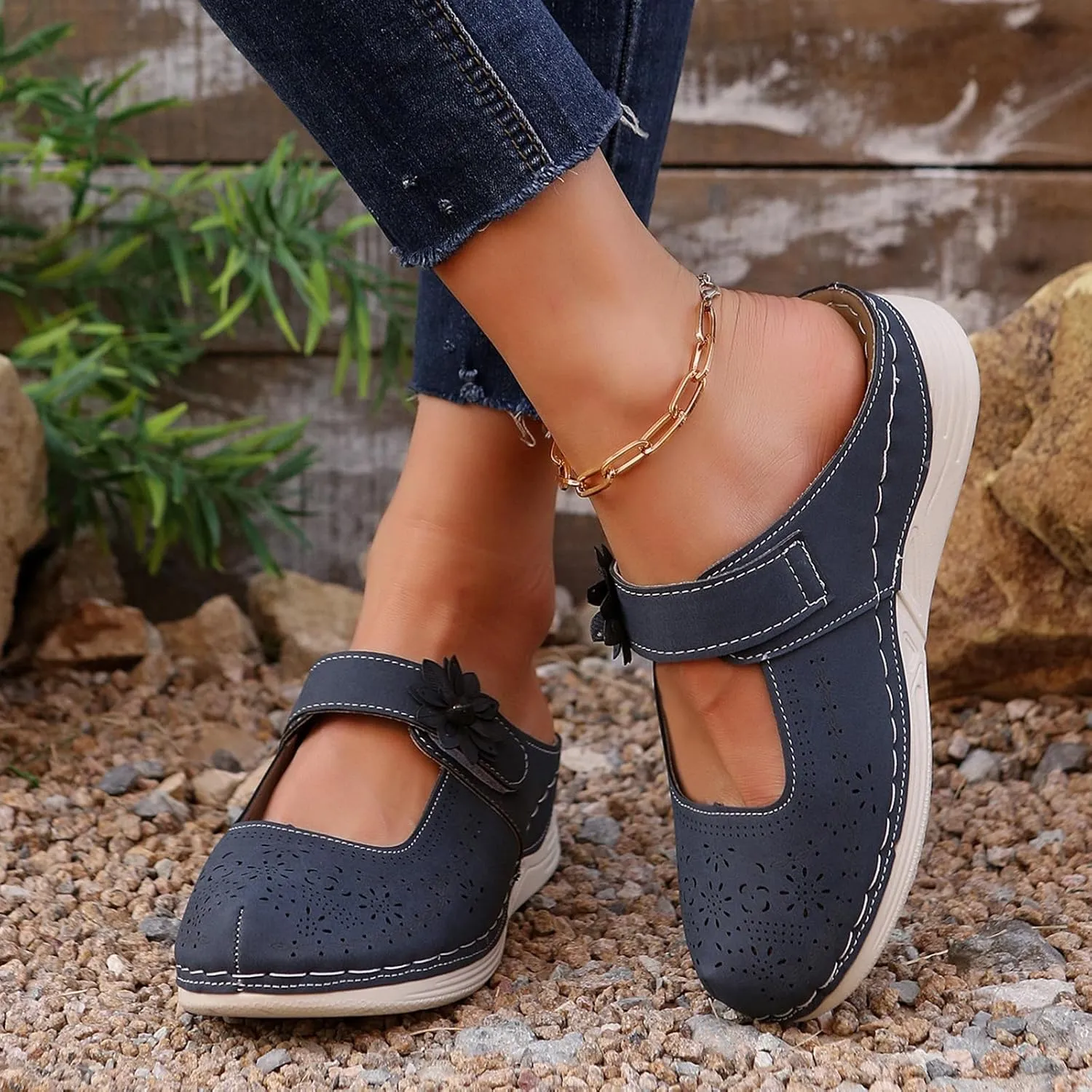 Clogs for Women Leather Comfort Mules Hollow Out Flowers Closed Toe Sandals Summer Casual Arch Support Slip On Slippers Walking Shoes