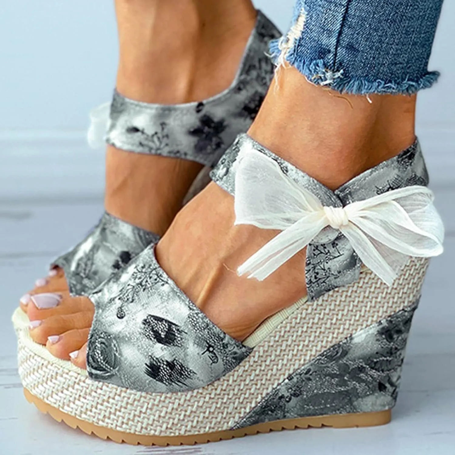 Eduavar Wedge Sandals for Women, Sandals for Women Summer Beach Sandals Floral Shoes Casual Ring Toe Flat Sandals