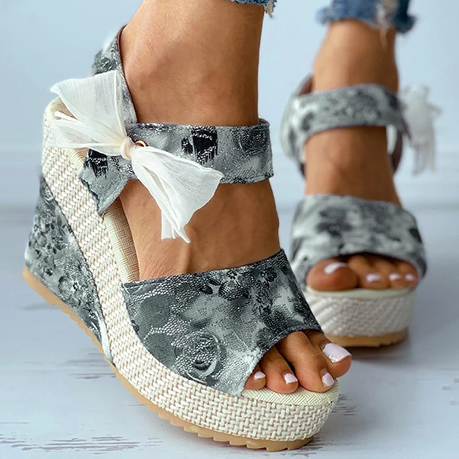 Eduavar Wedge Sandals for Women, Sandals for Women Summer Beach Sandals Floral Shoes Casual Ring Toe Flat Sandals