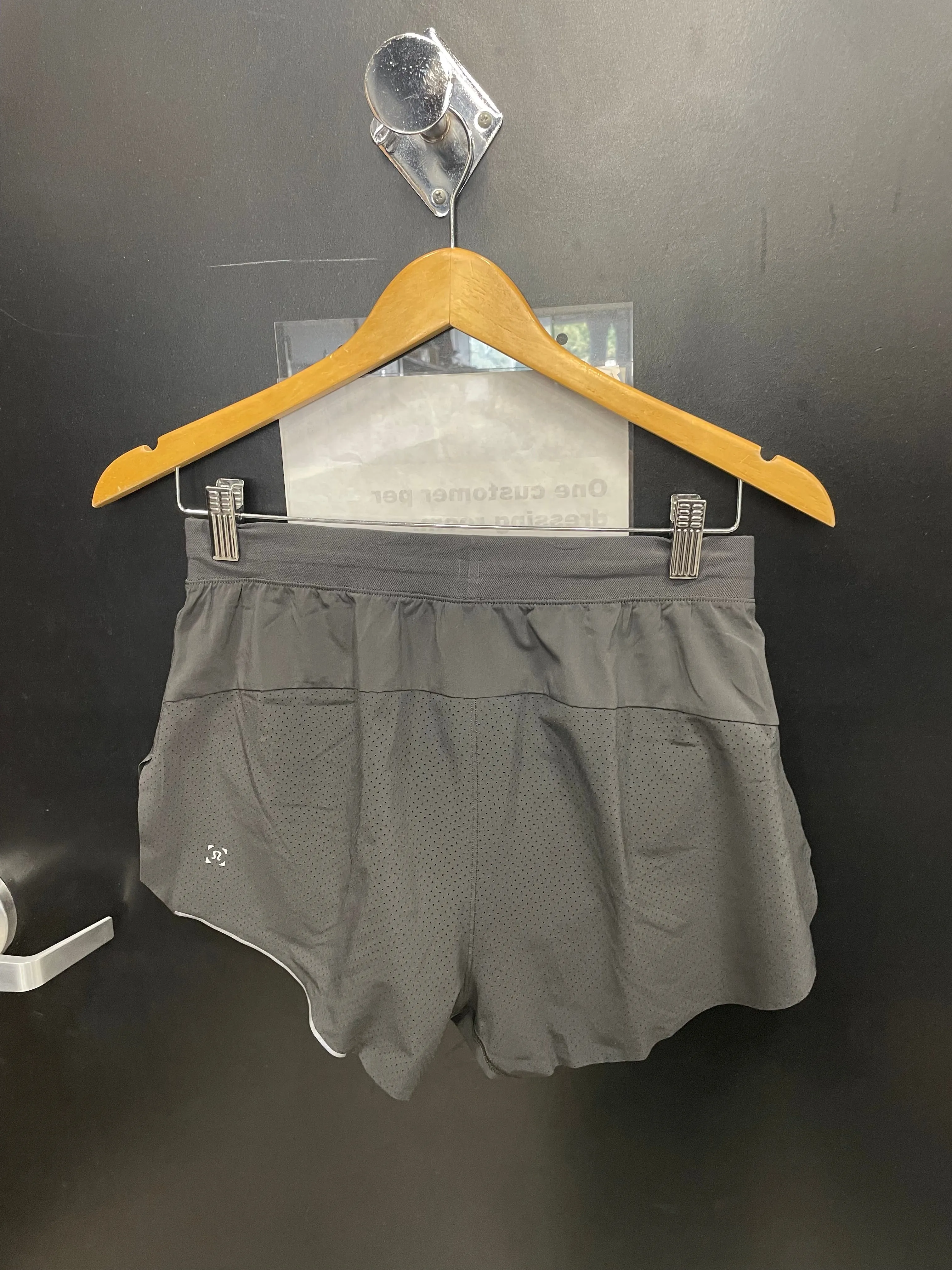 Lulu Lemon Shorts Size Small 4644