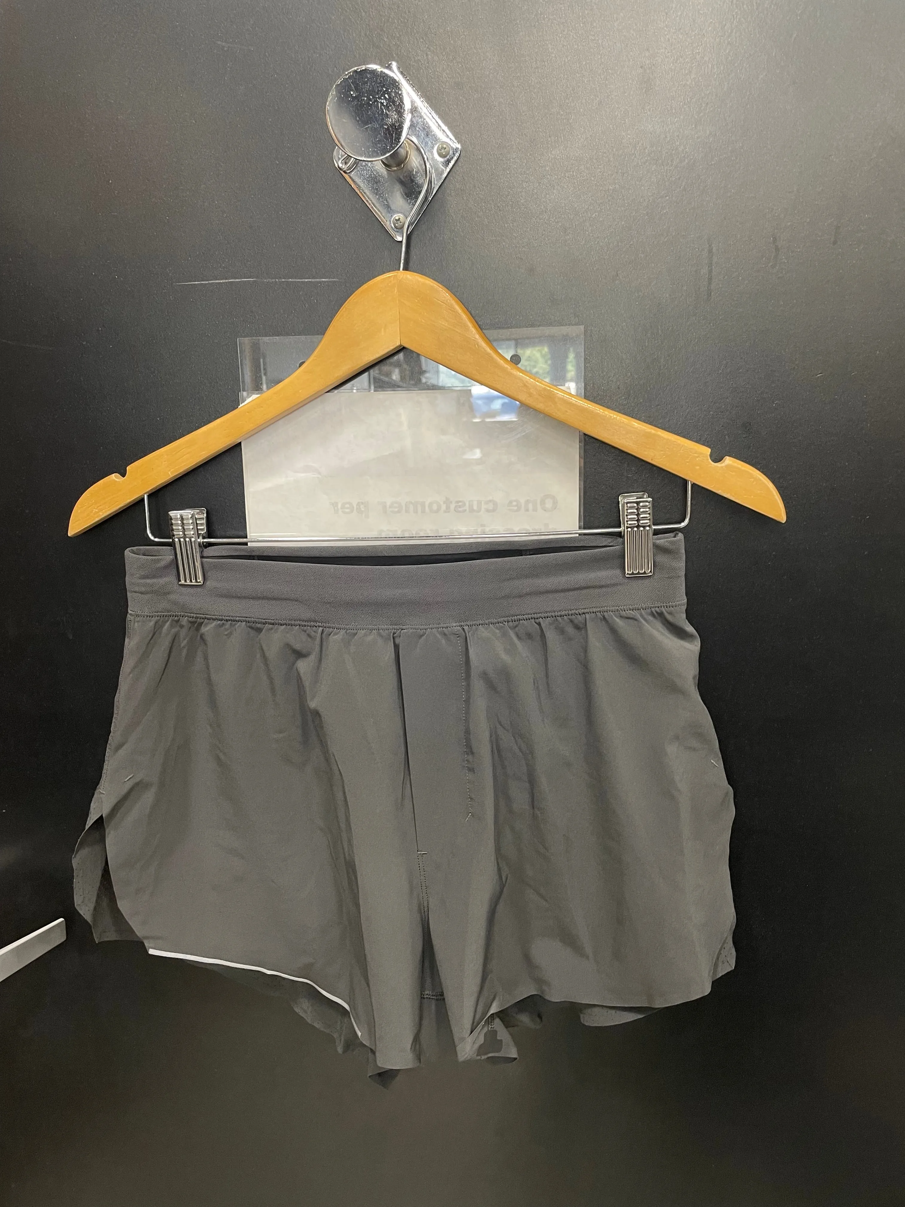 Lulu Lemon Shorts Size Small 4644