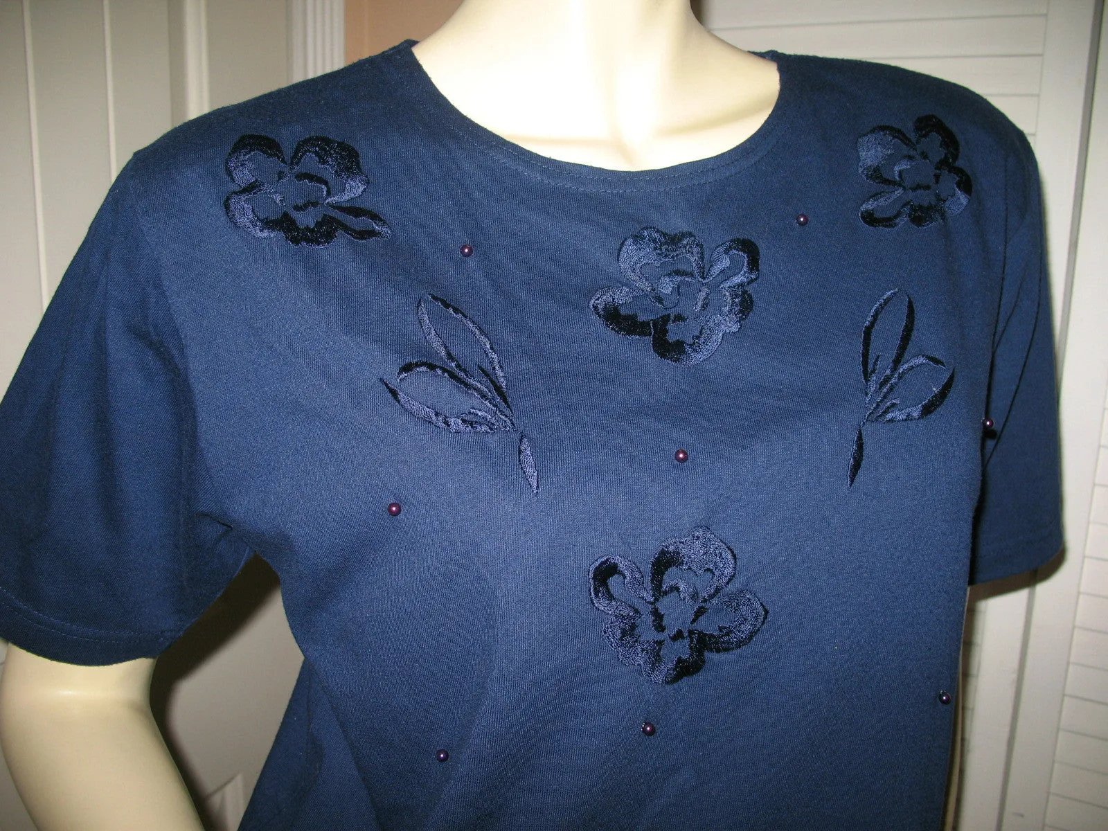 Womens Tops NAVY BLUE FLORAL FLOWERS Embroidery Pattern Short Sleeve TOP SHIRT Medium