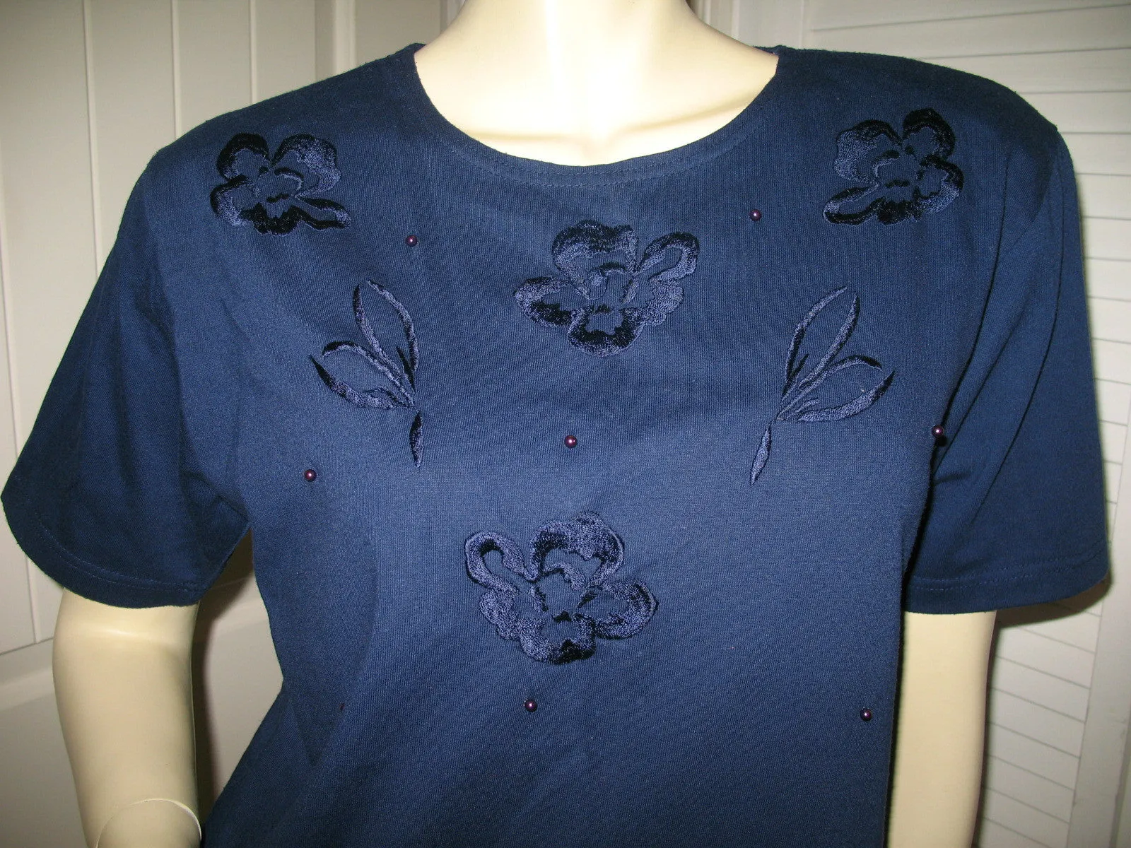 Womens Tops NAVY BLUE FLORAL FLOWERS Embroidery Pattern Short Sleeve TOP SHIRT Medium